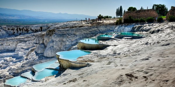 Pamukkale: białe tarasy, gorące źródła i starożytne ruiny Hierapolis