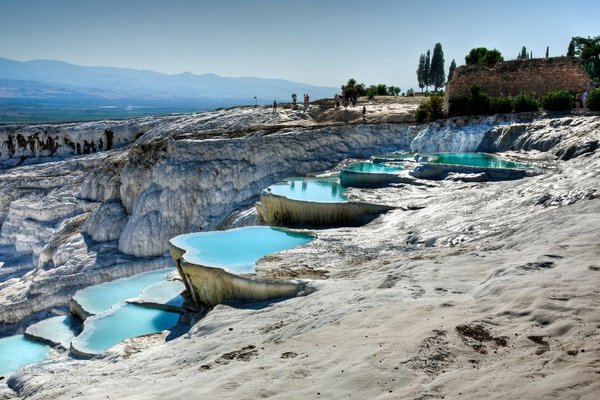 Pamukkale: białe tarasy, gorące źródła i starożytne ruiny Hierapolis