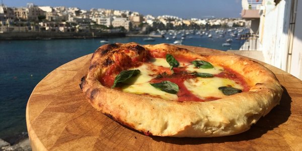 Street food w Neapolu: 10 dań, których musisz spróbować