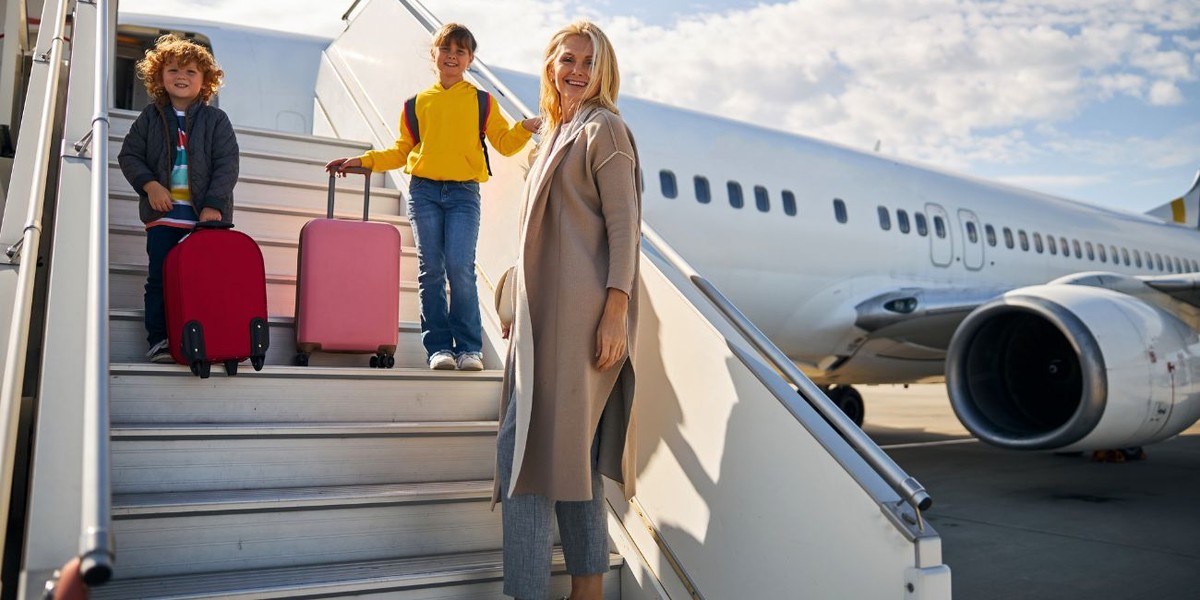 Q&A: Pierwszy lot samolotem. Odpowiadamy na najczęściej zadawane pytania!