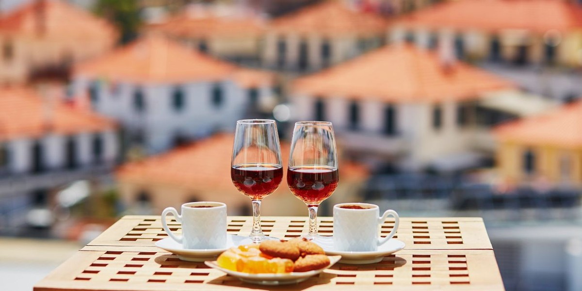 Smaki Madery: 10 rzeczy, których musisz spróbować na Maderze!