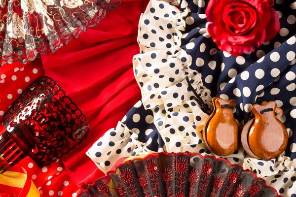 Od flamenco do siesty: 10 hiszpańskich tradycji, które musisz znać!